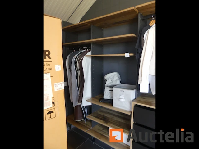 Tentoonstelling wandgarderobe - afbeelding 3 van  6
