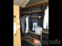 Tentoonstelling wandgarderobe - afbeelding 3 van  6