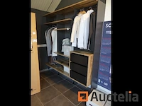 Tentoonstelling wandgarderobe - afbeelding 6 van  6