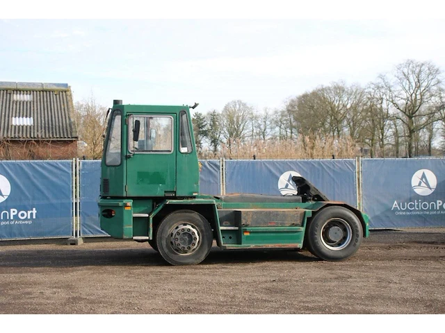 Terminal trekker volvo - afbeelding 1 van  1