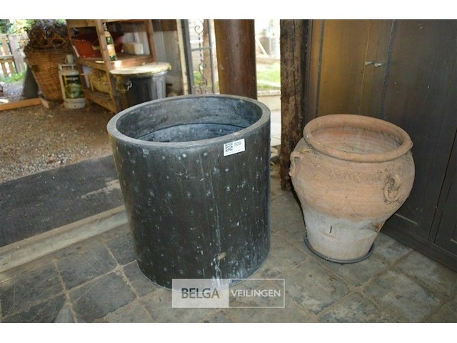 Terracotta en metalen bloempot - afbeelding 1 van  3