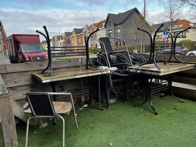 Terras tafels en stoelen - afbeelding 1 van  7