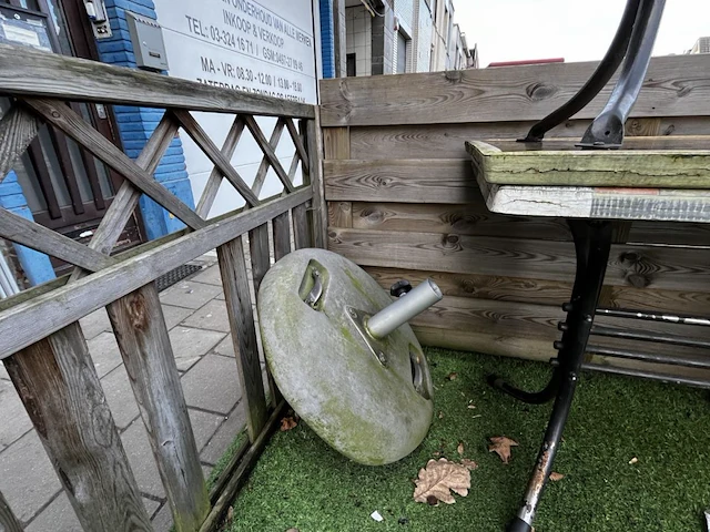 Terras tafels en stoelen - afbeelding 6 van  7