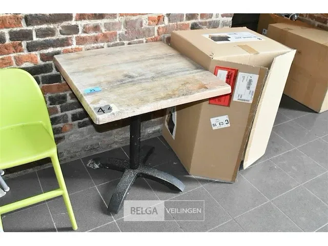 Terrastafel afm ± 70x70x75, kunstofblad, metalen onderstel - afbeelding 1 van  2