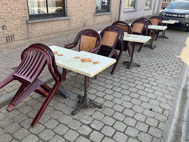 Terrastafel met bijhorende stoelen (39x) - afbeelding 1 van  3