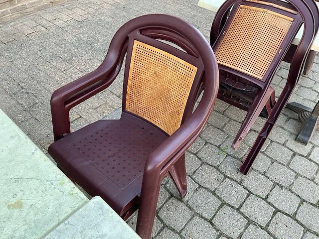 Terrastafel met bijhorende stoelen (39x) - afbeelding 2 van  3