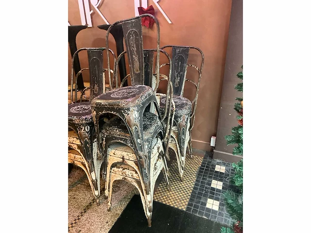 Terrastafels en stoelen - afbeelding 4 van  7
