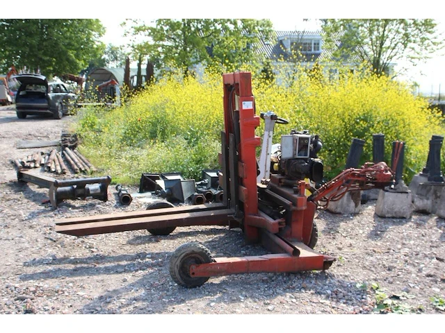 Terreinstapelaar diesel - afbeelding 1 van  1