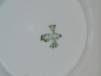 Terrine met deksel porselein, 2 sierstukken porselein, glazen kandelaar en 4 sierstukken - afbeelding 4 van  16