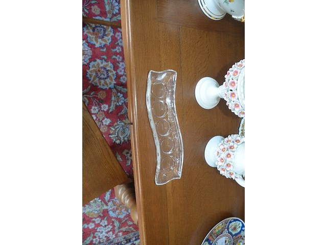 Terrine met deksel porselein, 2 sierstukken porselein, glazen kandelaar en 4 sierstukken - afbeelding 11 van  16