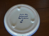 Terrine met deksel porselein, 2 sierstukken porselein, glazen kandelaar en 4 sierstukken - afbeelding 15 van  16