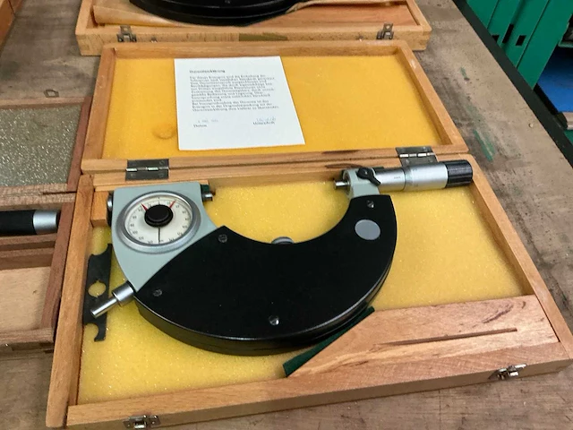 Tesa en nsk assortiment micrometers/ passometers uitwendig - afbeelding 2 van  8