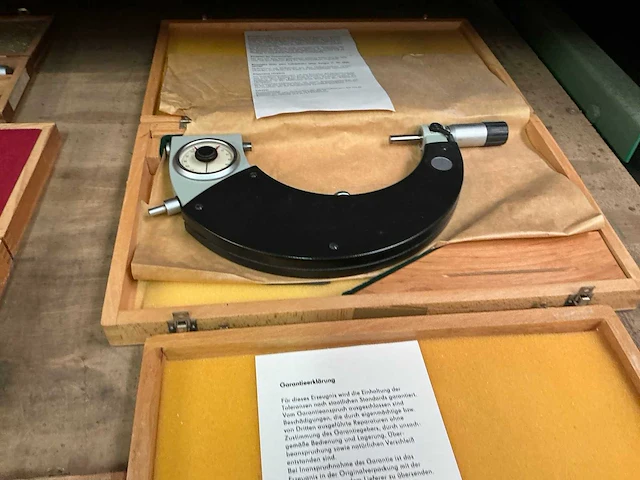Tesa en nsk assortiment micrometers/ passometers uitwendig - afbeelding 3 van  8