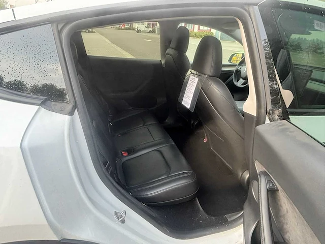 Tesla - 2023 - y - personenauto - afbeelding 5 van  20