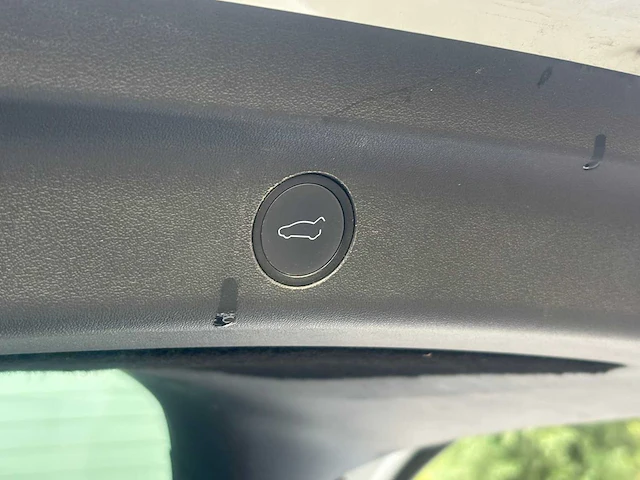 Tesla - 2023 - y - personenauto - afbeelding 7 van  20