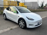 Tesla - 2023 - y - personenauto - afbeelding 12 van  20