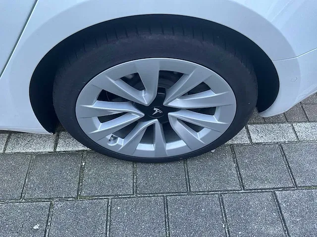 Tesla model 3 long range dual motor - 2023 - afbeelding 2 van  25