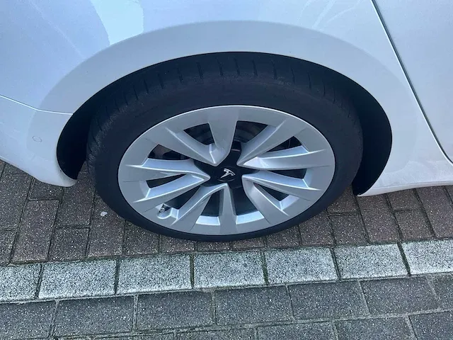 Tesla model 3 long range dual motor - 2023 - afbeelding 3 van  25