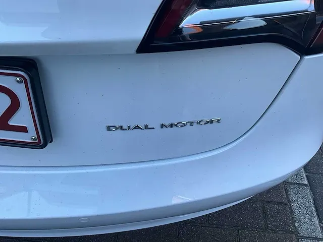 Tesla model 3 long range dual motor - 2023 - afbeelding 11 van  25