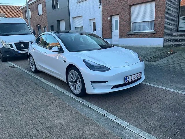 Tesla model 3 long range dual motor - 2023 - afbeelding 19 van  25