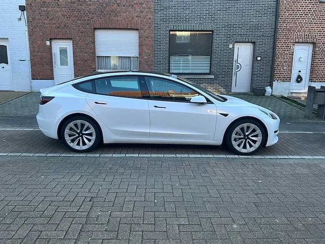 Tesla model 3 long range dual motor - 2023 - afbeelding 20 van  25