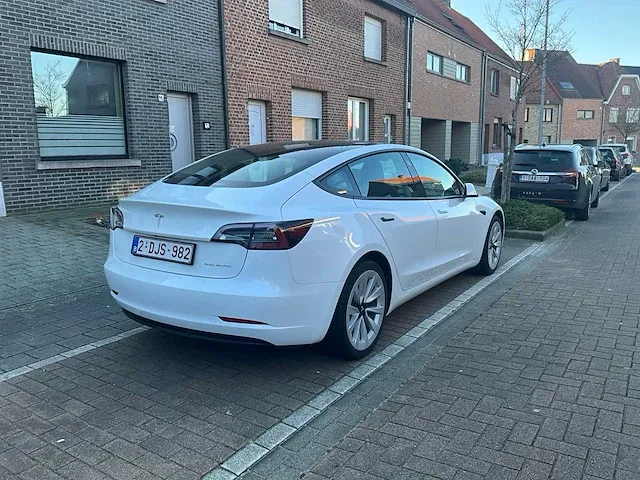 Tesla model 3 long range dual motor - 2023 - afbeelding 21 van  25