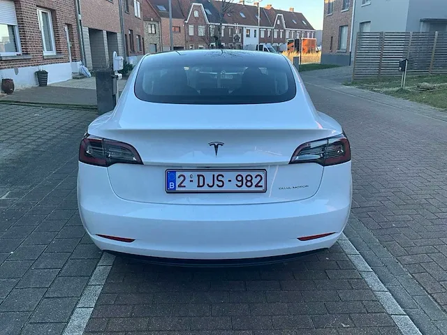 Tesla model 3 long range dual motor - 2023 - afbeelding 22 van  25
