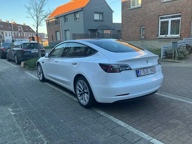 Tesla model 3 long range dual motor - 2023 - afbeelding 23 van  25