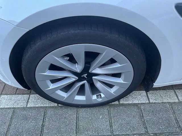 Tesla model 3 long range dual motor - 2023 - afbeelding 25 van  25