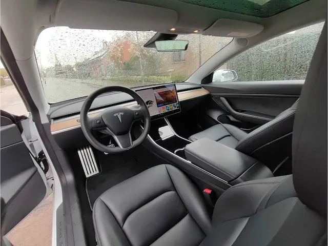 Tesla model 3 standard range plus - 2020 - afbeelding 8 van  38