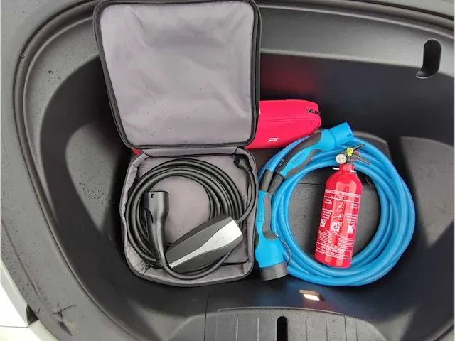 Tesla model 3 standard range plus - 2020 - afbeelding 13 van  38