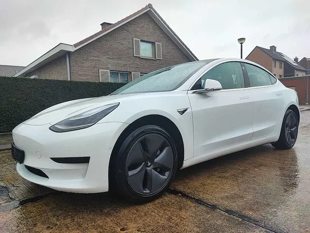 Tesla model 3 standard range plus - 2020 - afbeelding 12 van  38