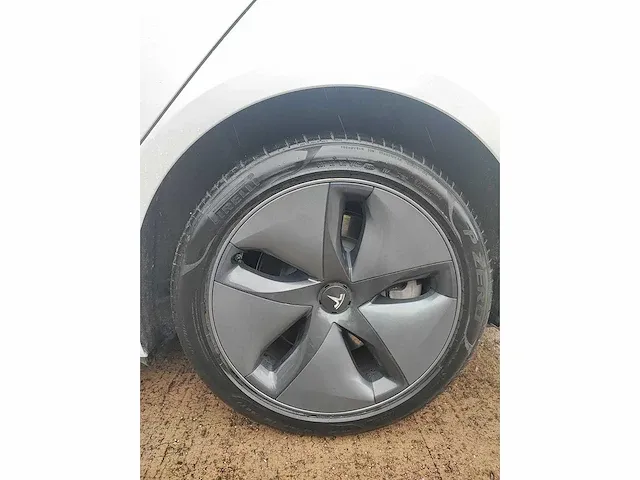 Tesla model 3 standard range plus - 2020 - afbeelding 27 van  38