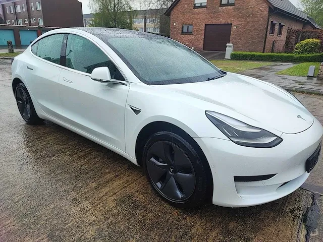 Tesla model 3 standard range plus - 2020 - afbeelding 34 van  38
