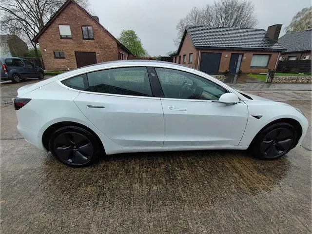 Tesla model 3 standard range plus - 2020 - afbeelding 35 van  38