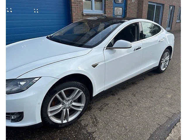 Tesla model s 85 elektrisch 2015 (marge) - afbeelding 1 van  1
