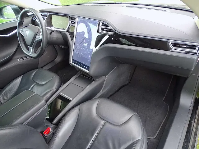 Tesla model s _ 85 - afbeelding 11 van  48