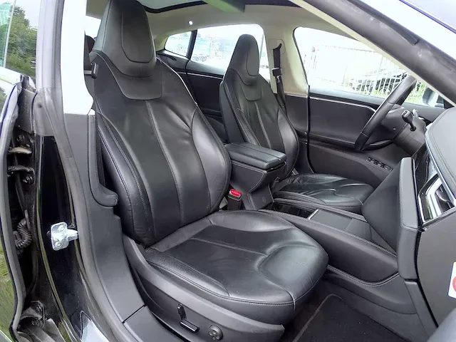 Tesla model s _ 85 - afbeelding 13 van  48
