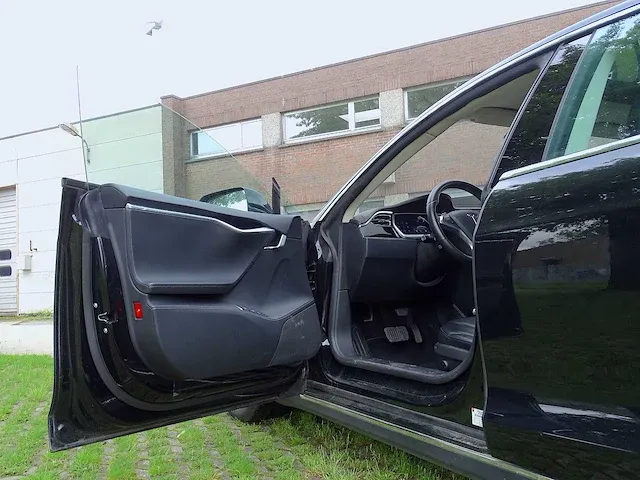 Tesla model s _ 85 - afbeelding 28 van  48