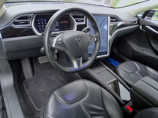 Tesla model s _ 85 - afbeelding 29 van  48