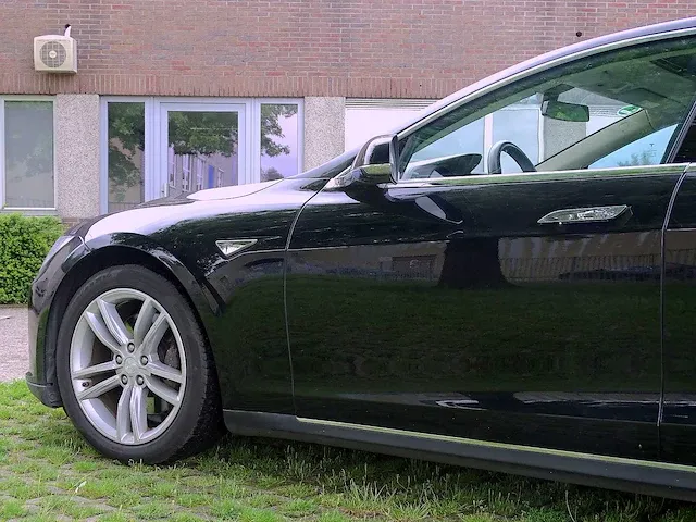 Tesla model s _ 85 - afbeelding 48 van  48