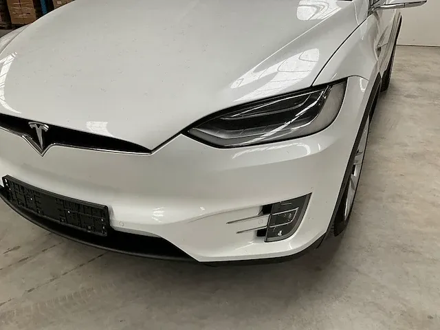 Tesla model x - afbeelding 10 van  42