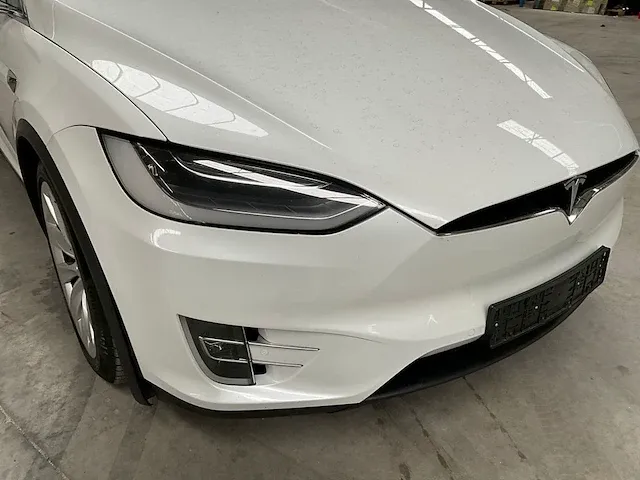 Tesla model x - afbeelding 11 van  42