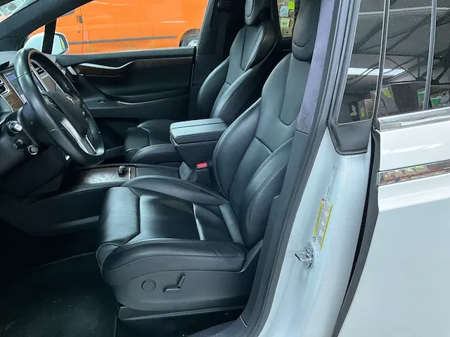 Tesla model x - afbeelding 19 van  42
