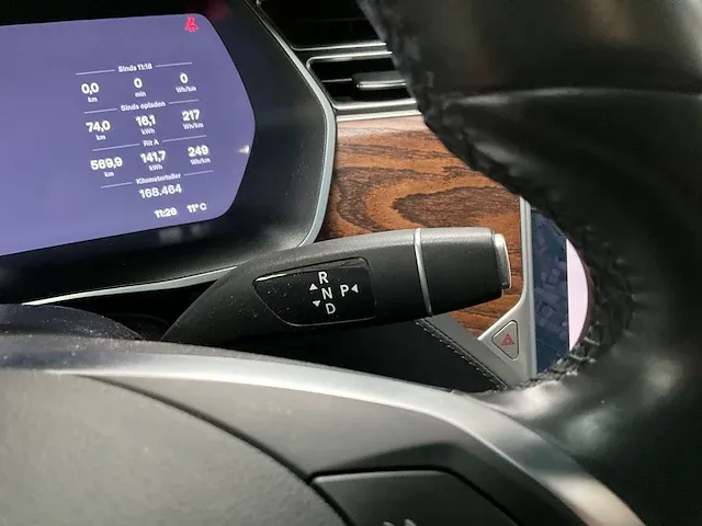 Tesla model x - afbeelding 23 van  42