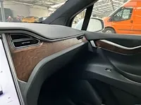 Tesla model x - afbeelding 29 van  42
