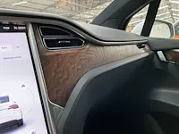 Tesla model x - afbeelding 30 van  42