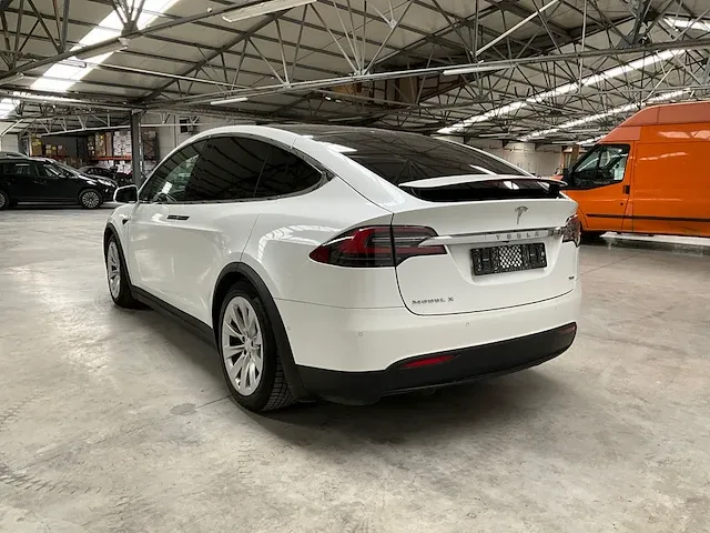 Tesla model x - afbeelding 4 van  42