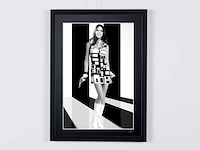 The avengers - klassieke tv - diana rigg (emma peel) . - fine art photography - luxe houten lijst 70x50 cm - gelimiteerde oplage van 30 stuks