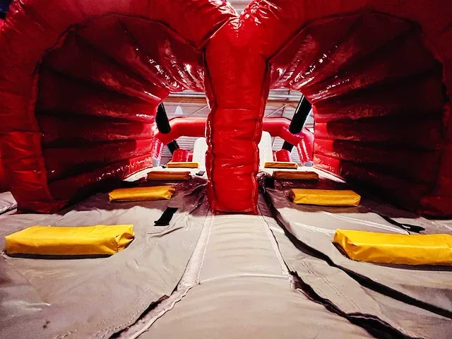 The monster obstacle part 8 - afbeelding 1 van  3